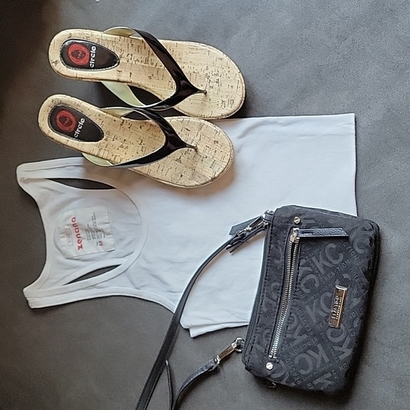 Red Circle heel Size 7 - Picture 2 of 9